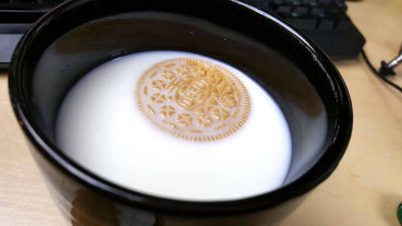 Illustration for article titled Snacktaku Reviews S'mores Oreos, AKA S'moreos